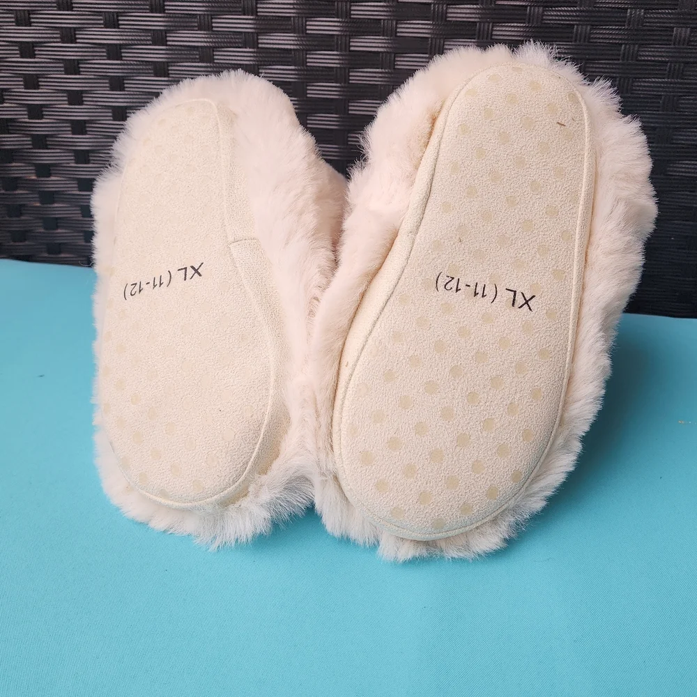 Nwt Kids Fluffy Fur Cream Slippers